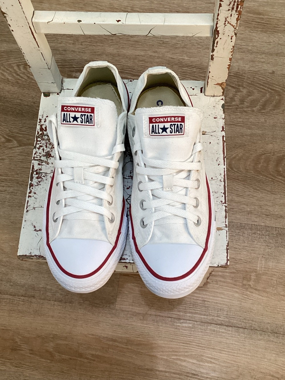 Converse Chuck Taylor All Star Low Top Sneakers with Red Trim women’s Size 9